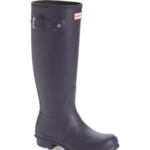 HUNTER RAIN BOOTS in plum